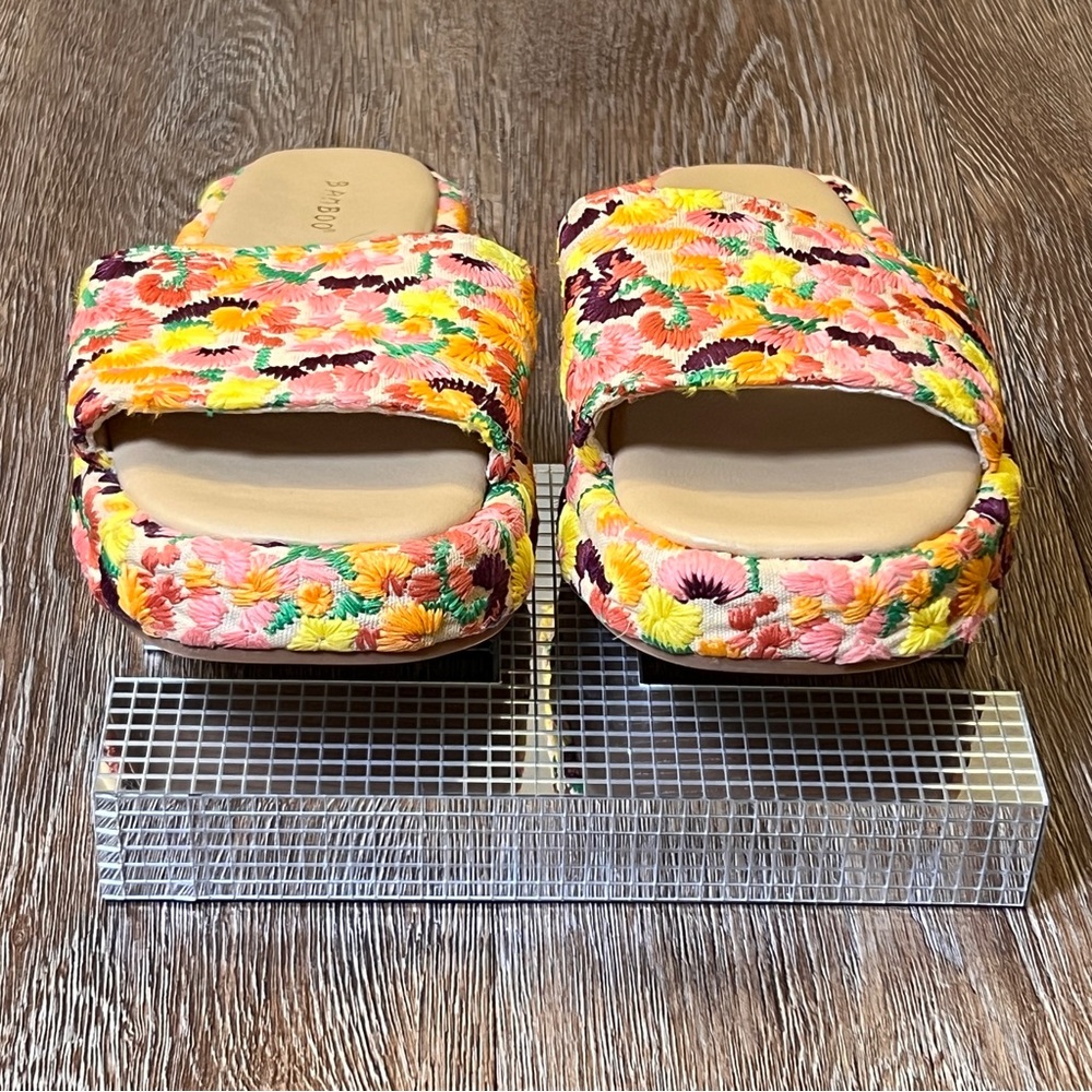 Bamboo Floral Embroidered Slide Sandals Size 7.5 — Summer Ready! NWOT - Picture 3 of 7